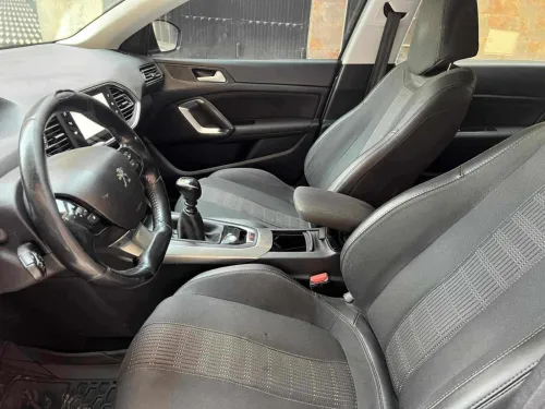 Peugeot 308 2021 