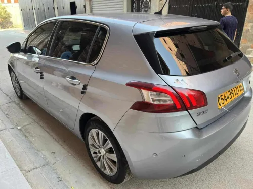 Peugeot 308 2021 