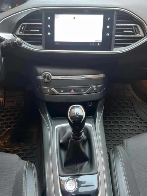 Peugeot 308 2021 