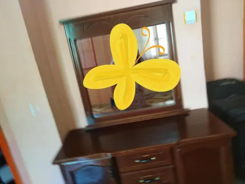 Armoire et coiffeuse 