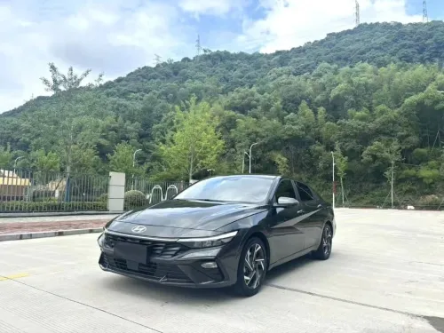 Hyundai ELANTRA 2024 Premium Edition