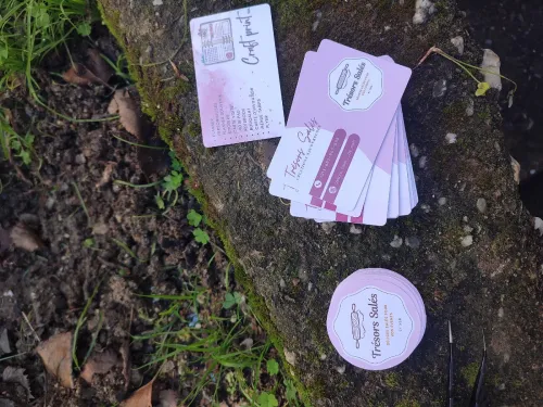 Cartes visite personnalisée disponible 