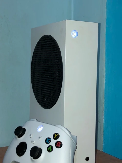 Xbox series s 512gb avec boite et 1 manette kolach original