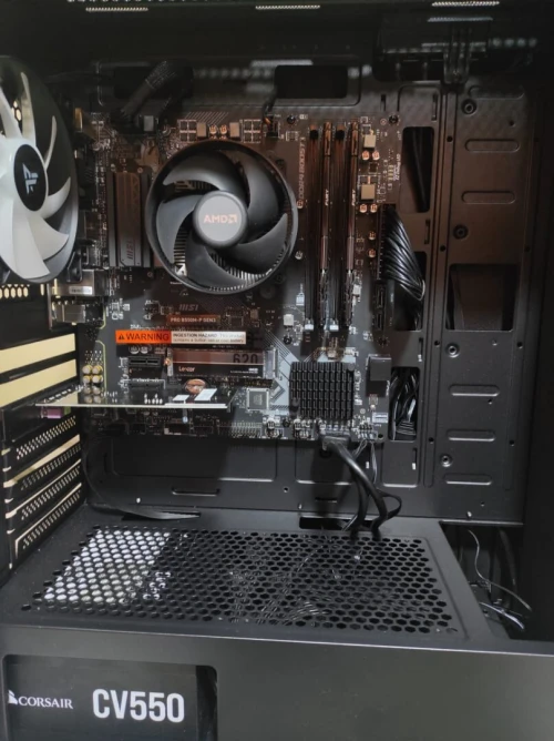 PC GAMING RYZEN 5 3400G / 16GB DDR4 FURY / 512GB SSD NVME / 550W CORSAIR / MSI B550M / SOUND CARD ASUS XONAR SE