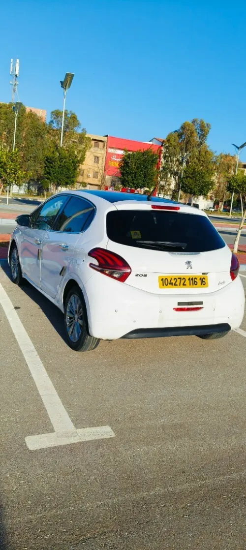 Peugeot 208 2016 Allure Facelift