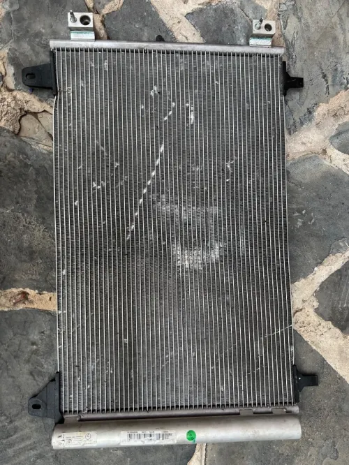 Radiateur moteur / condenseur / ventilateur