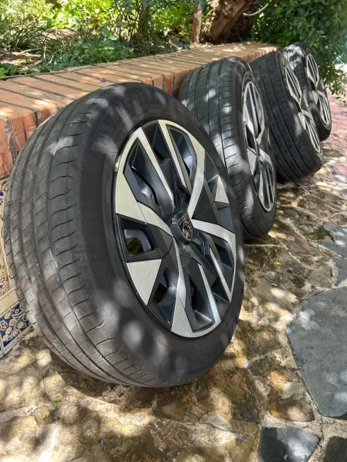 4 Roue Peugeot 