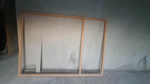 A vendre 06 Radiateurs de chauffage et 04 Précadres