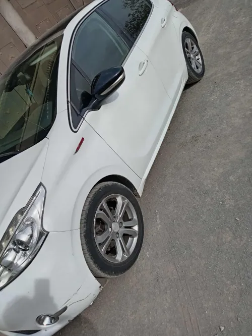 Peugeot 208 2013 Allure