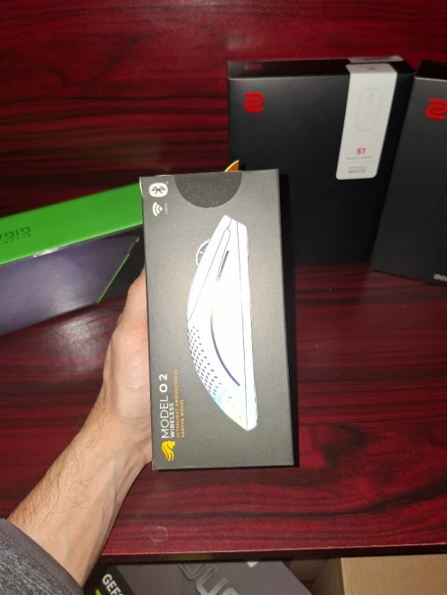 Glorious Model O2 Wireless (White Edition)