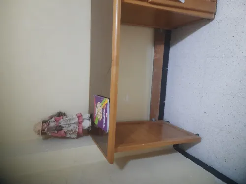 Bureau en bois dure. hêtre.