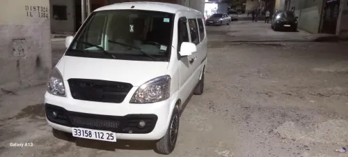 Zotye Z10 2012 La tout