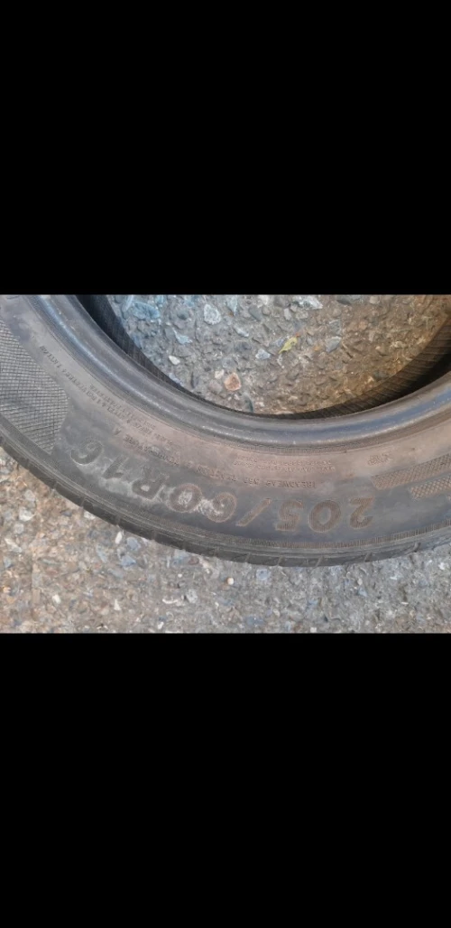 1 Pneu 205/60/16