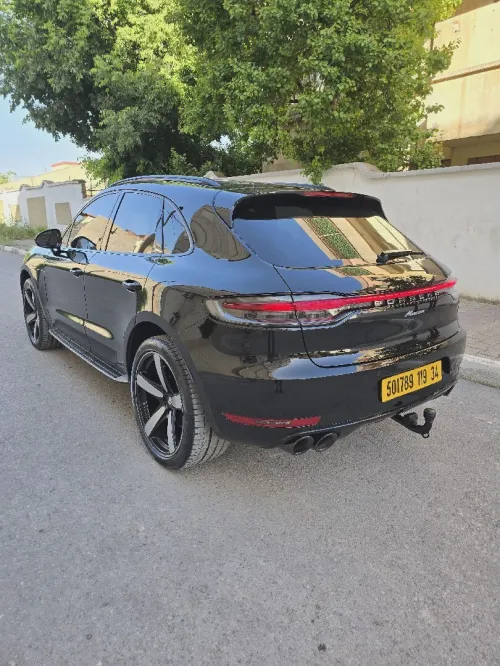 Porsche Macan 2019 GTS full black