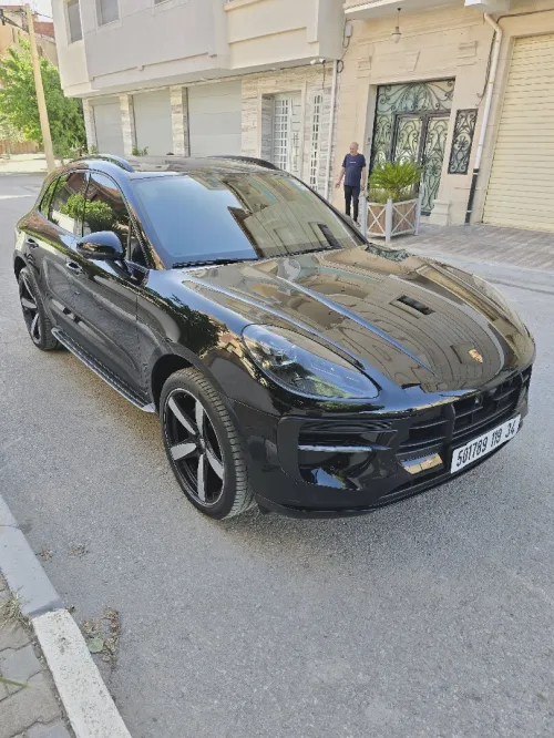 Porsche Macan 2019 GTS full black