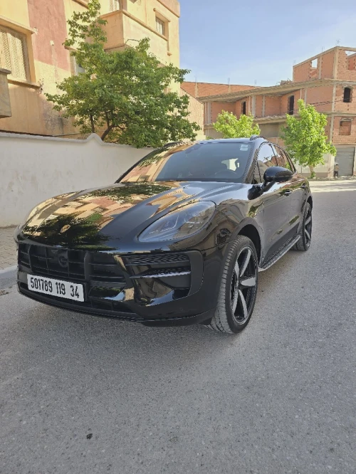 Porsche Macan 2019 GTS full black