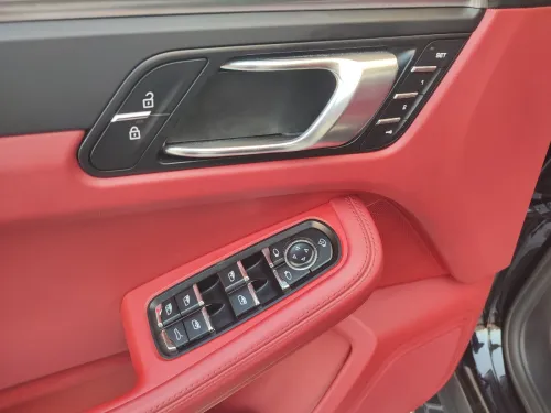 Porsche Macan 2019 GTS full black