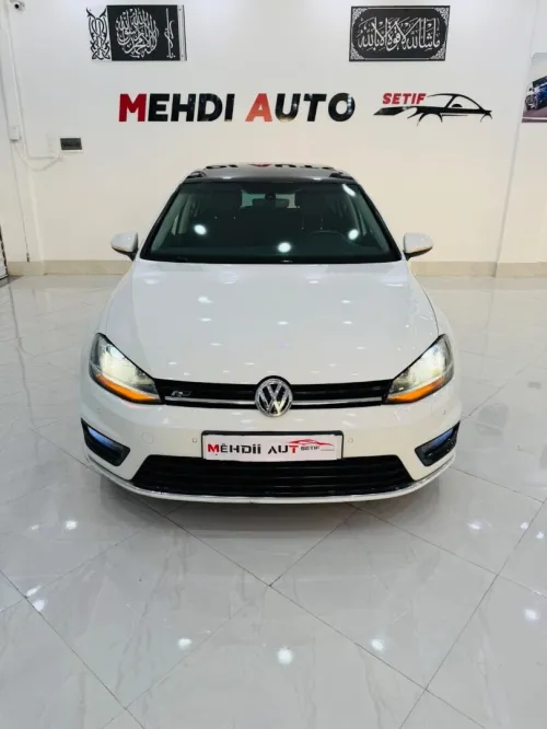 Volkswagen Golf 7 2017 Bleu mountion