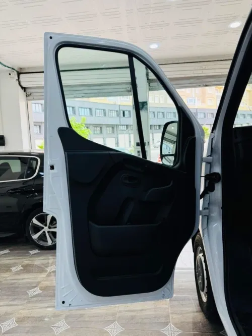 Renault Master 2025 2 Paneu