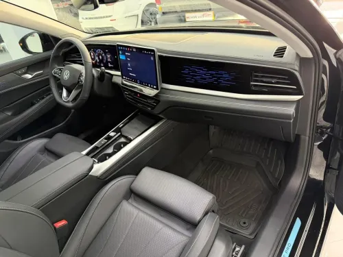 Volkswagen Passat 2025 Pro