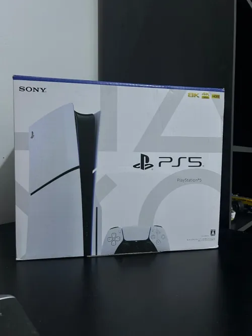 Play station 5 slim 1tb jamais utilisé 