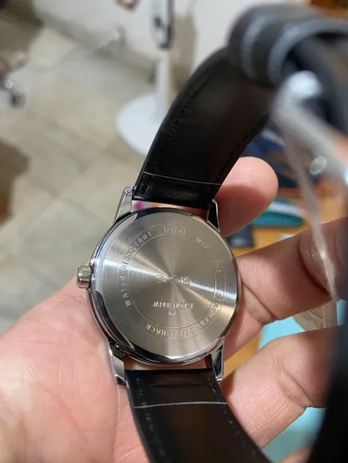 Montre Homme CASIO Bracelet Cuir Fine, Légère et Élégante