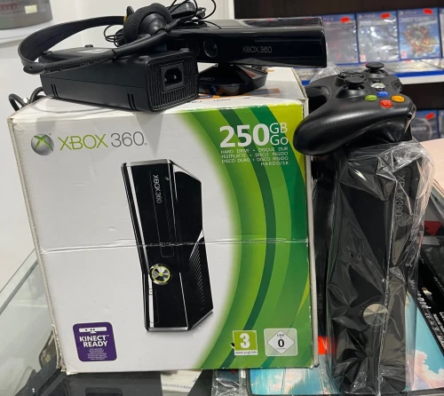 Xbox 360 avec accessoires Glitch + les jeux 