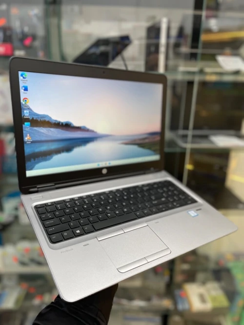 HP probook 650 i7 7ème