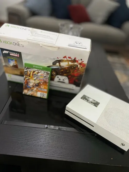xbox one s 1 tb sans manette avec Cd