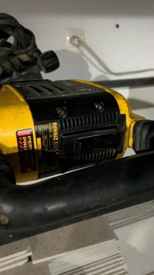 Marteau piqueur dewalt 1600w