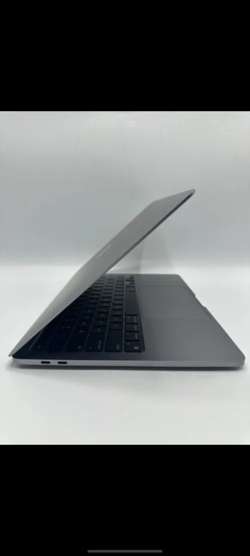 Macbook pro 2022 m2 état comme neuf 