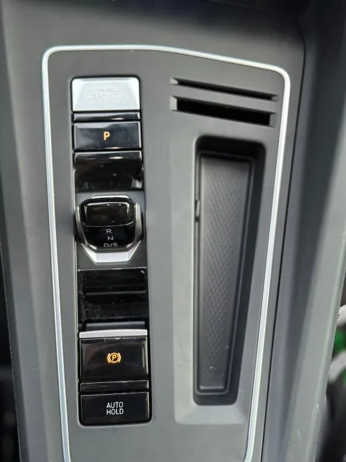 Volkswagen Golf 8 2025 R Black Edition 