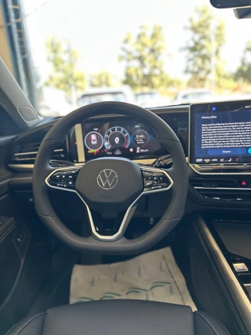Volkswagen Passat 2025 PRO