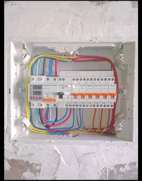 ÉLÉCTRICIEN 