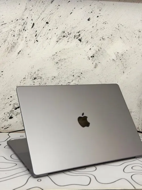 Mac book m1 max 16 inch battery 100 % etat 1000/10 32gb/1tb