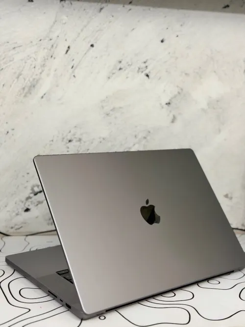 Mac book m1 max 16 inch battery 100 % etat 1000/10 32gb/1tb