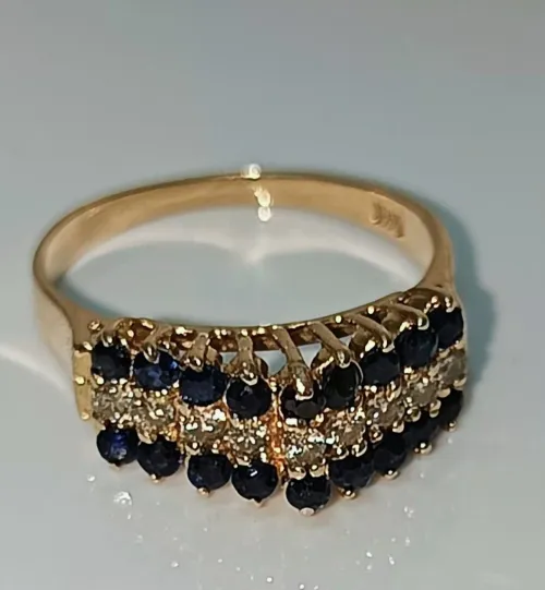 Magnifique bague en or 14 carats sertie de diamants top qualité+ Topaze poids 2,5 grammes