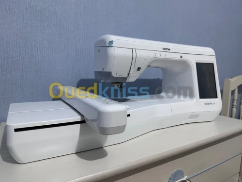 Machine broderie BROTHER V3
