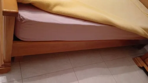 Lit et commode