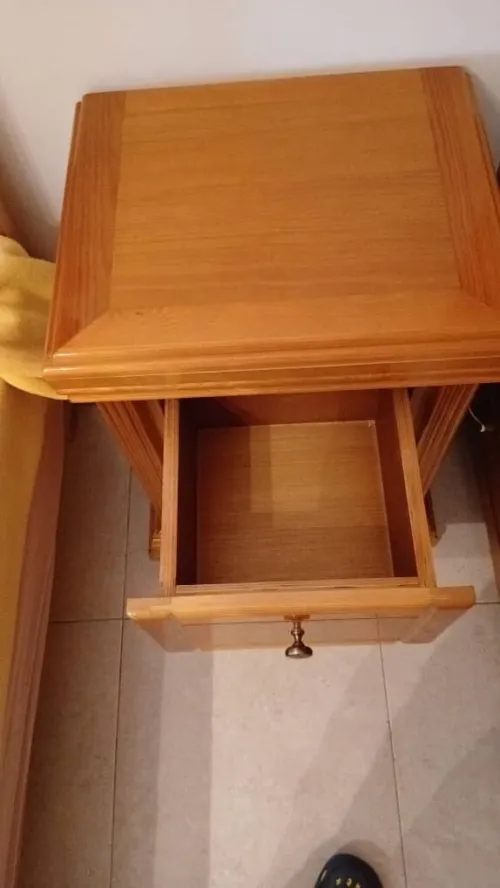 Lit et commode