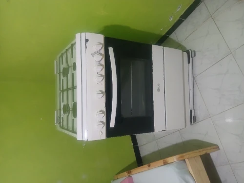 Cuisiniere L.G