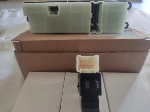 Commande lève vitre xtrail T30 