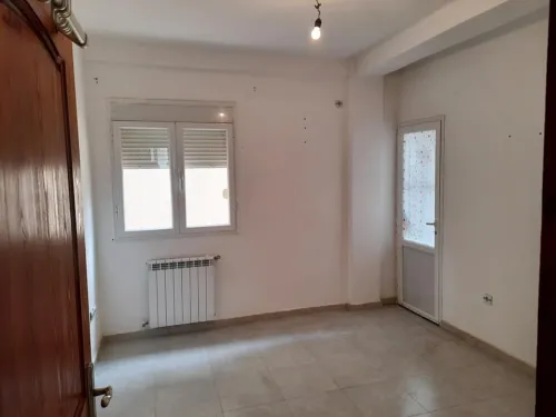 Location Appartement Niveau de villa F4 Alger Khraissia
