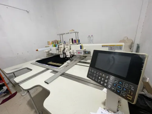 Machine a broderie MAYA trés bonne etat