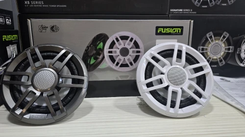Haut Parleur Marin Fusion XS 200W 6.5" LED RGB