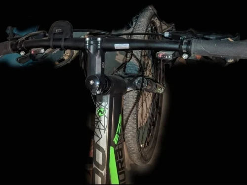 Vélo VTT Nakamura summit 700 taille L 27.5