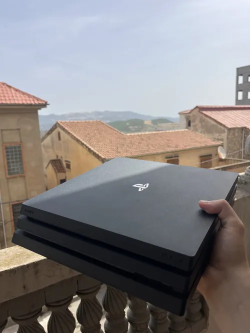Ps4 pro 1tr 11.00 flache