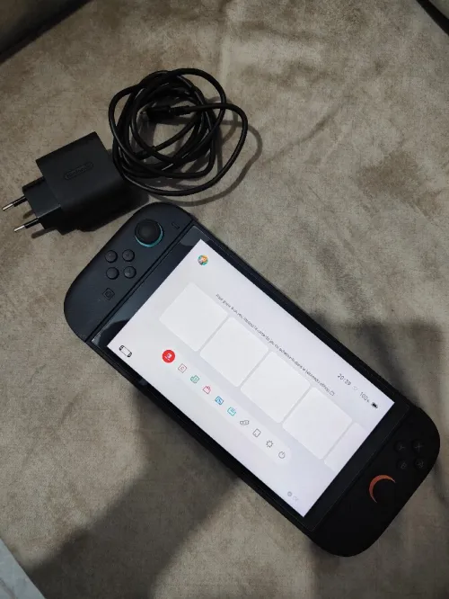 Nintendo switch 2 + chargeur original sans accessoires