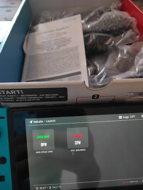 Nintendo switch V2 2023 flashée puce 128 go excellent état + mode online