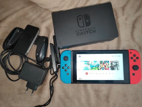 Nintendo switch V2 2021 flashée puce 128 go excellent état + mode online